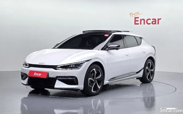 Kia EV6 — миниатюра 1
