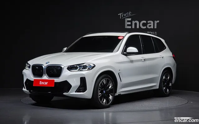 BMW iX3 M — миниатюра 1