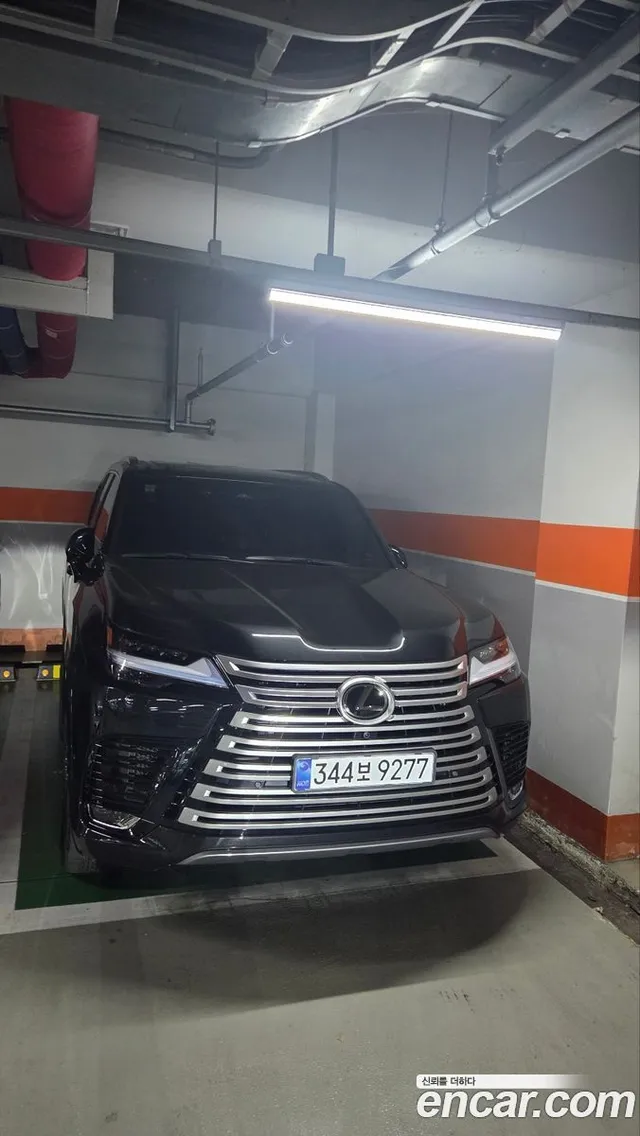 Lexus LX 700h — миниатюра 1
