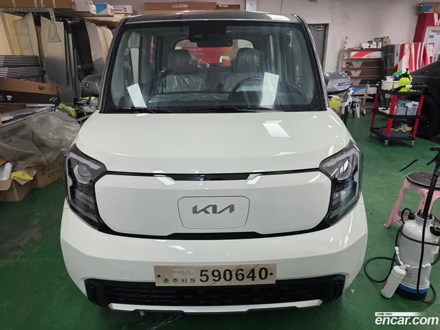 Kia EV — миниатюра 1