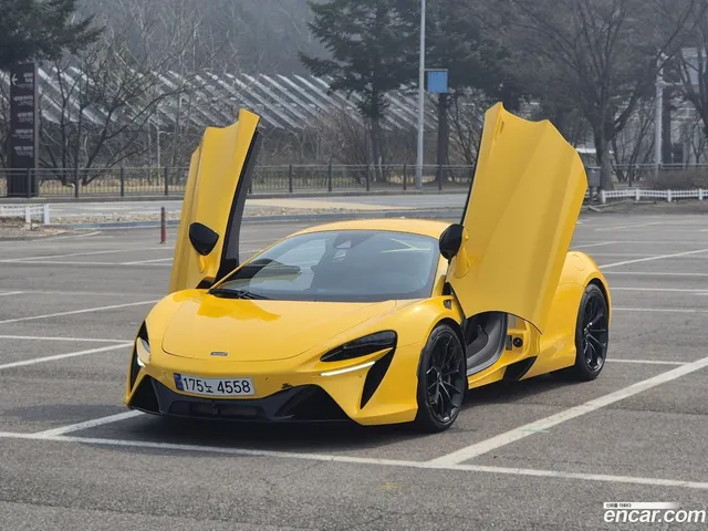 McLaren Artura 3.0 — миниатюра 1
