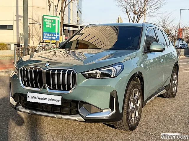 BMW X1 (U11) xDrive 20i xLine — миниатюра 1