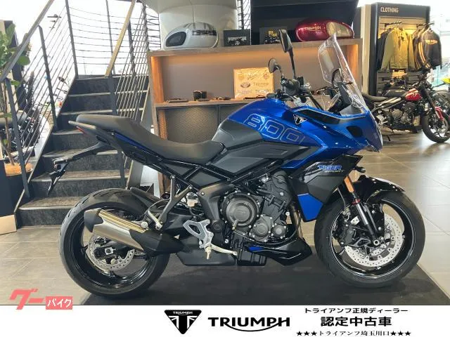 TRIUMPH 800 — миниатюра 1