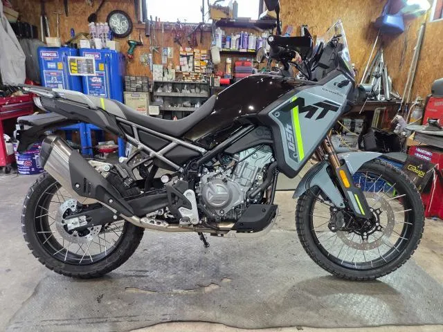 CFMOTO 450MT