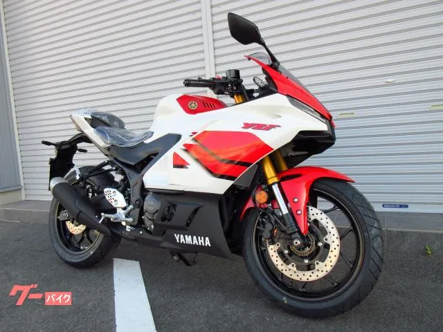 Yamaha YZF-R25 70th Anniversary Edition — миниатюра 1