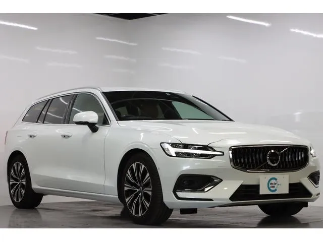 Volvo V60 ULTIMATE B4 — миниатюра 1