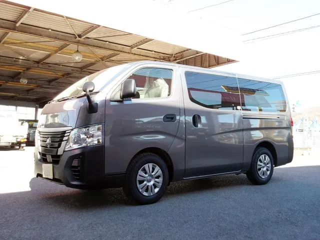 Nissan CARAVAN — миниатюра 1