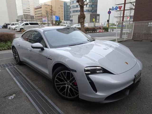 Porsche TAYCAN TAYCAN 4S — миниатюра 1