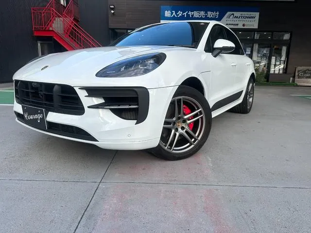 Porsche MACAN MACAN GTS — миниатюра 1