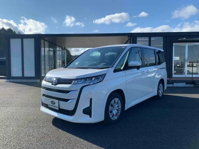 Toyota NOAH X — миниатюра 1