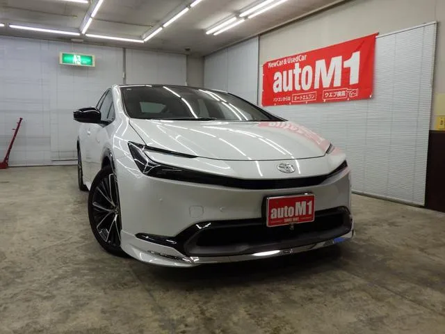 Toyota PRIUS Z — миниатюра 1