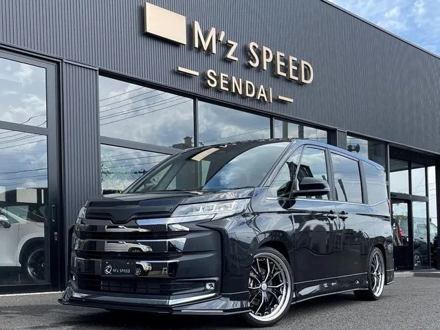 Toyota NOAH — миниатюра 1