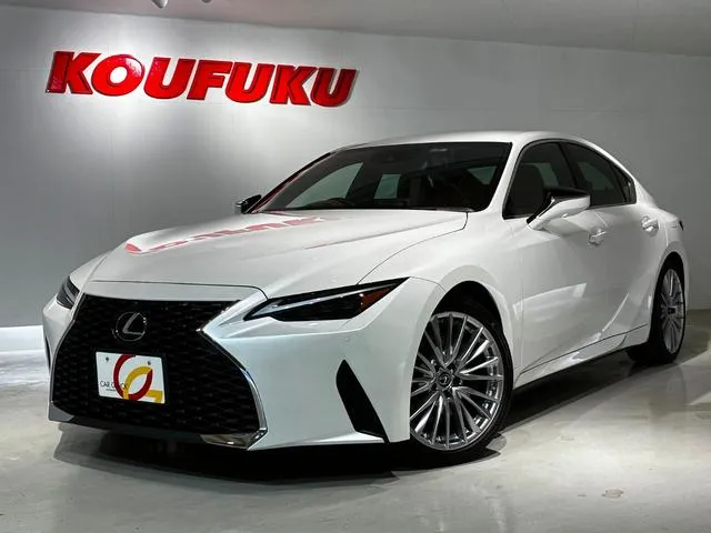 Lexus IS IS300H VERSION L — миниатюра 1