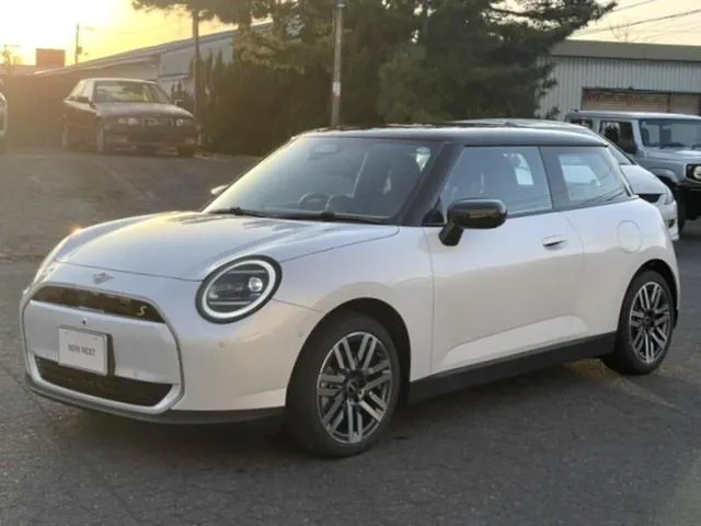 MINI MINI COOPER SE FAVOURED TRIM — миниатюра 1