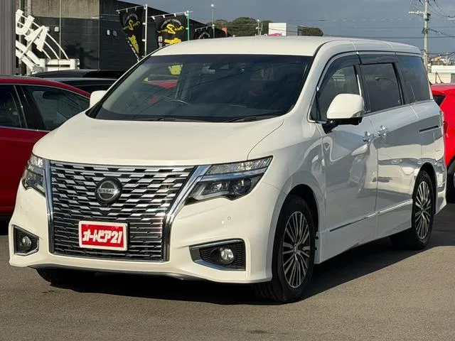 Nissan ELGRAND 250HIGHWAY STAR S — миниатюра 1