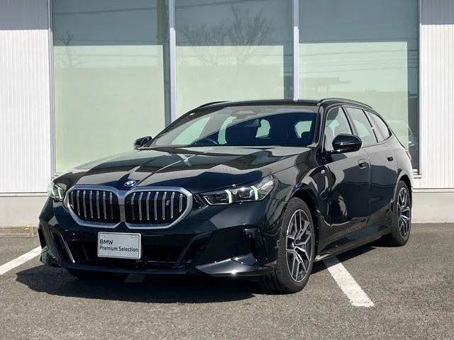 BMW i5 E DRIVE 40 TOURING M-SPORT — миниатюра 1