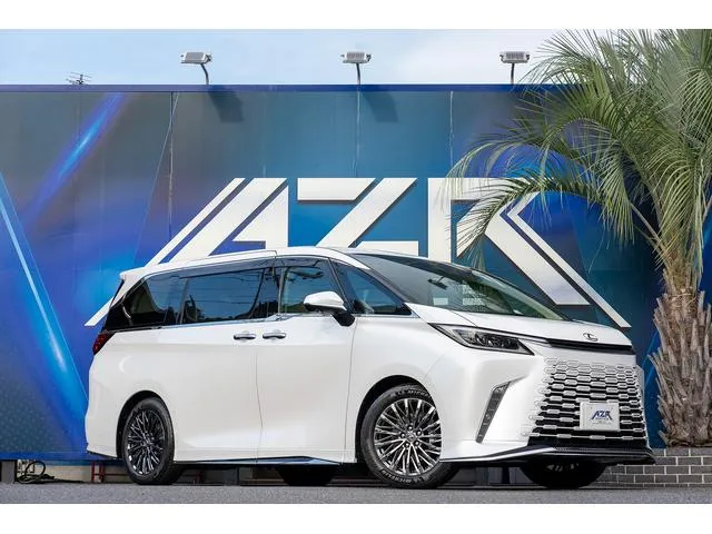 Lexus LM — миниатюра 1