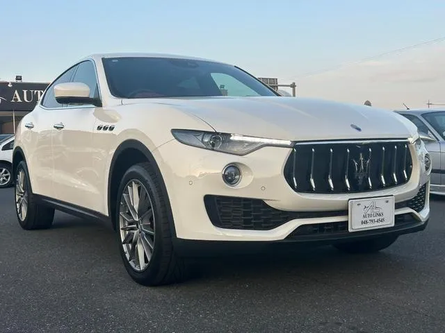 Maserati LEVANTE BASE GRADE — миниатюра 1