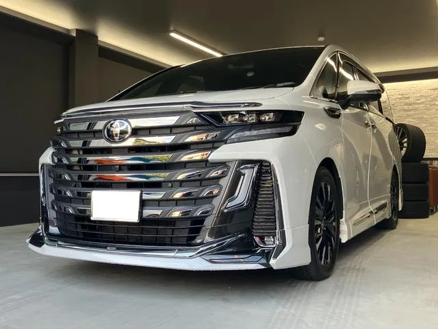Toyota VELLFIRE HYBRID EXECUTIVE LOUNGE — миниатюра 1