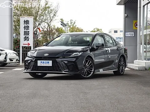 Toyota Camry — миниатюра 1