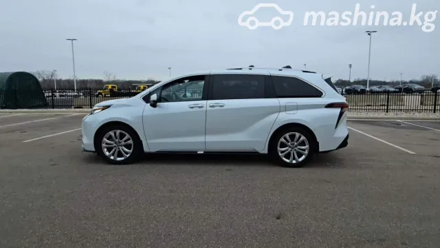 Toyota Sienna — миниатюра 1