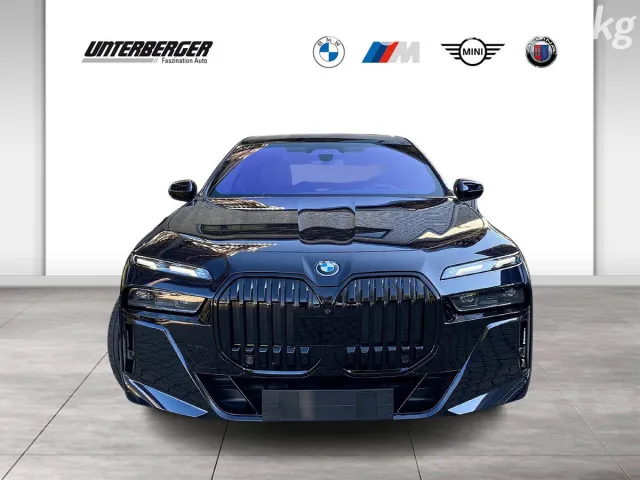 BMW i7 — миниатюра 1