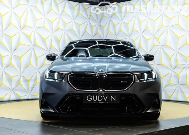 BMW M5 — миниатюра 1