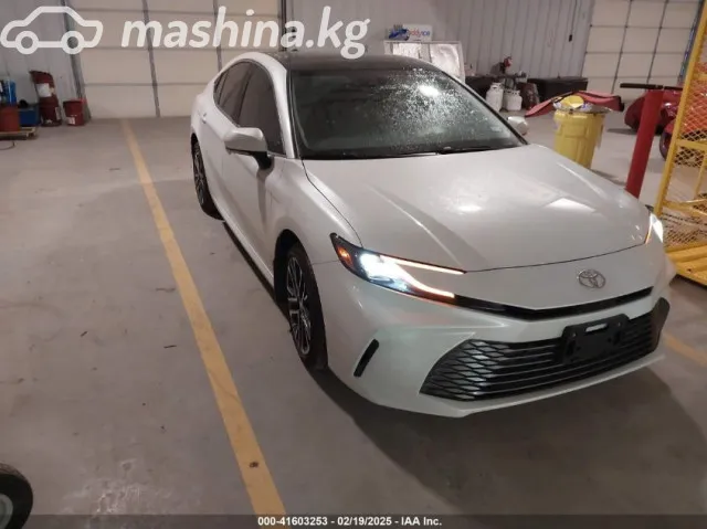 Toyota Camry — миниатюра 1