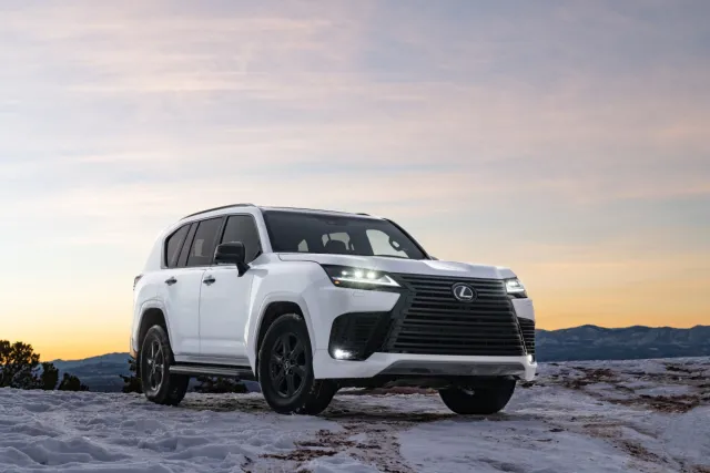 Lexus LX — миниатюра 1