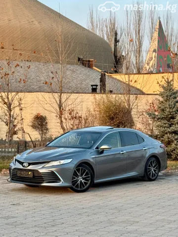 Toyota Camry — миниатюра 1