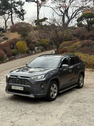 Toyota RAV4 — миниатюра 1