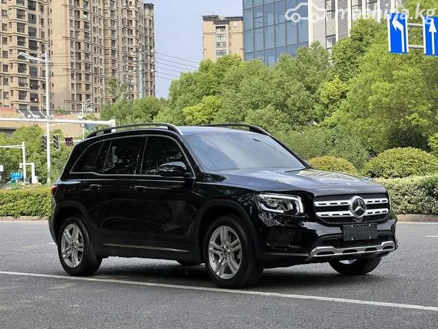 Mercedes-Benz GLB — миниатюра 1