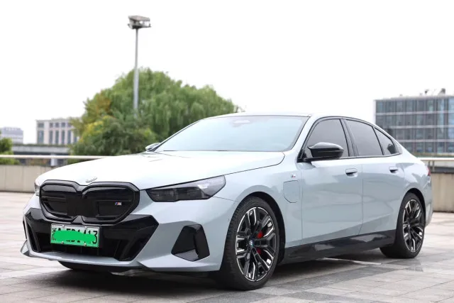 BMW i5 — миниатюра 1