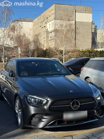 Mercedes-Benz E-Класс — миниатюра 1