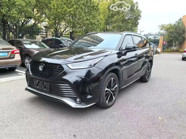 Toyota Crown Kluger — миниатюра 1