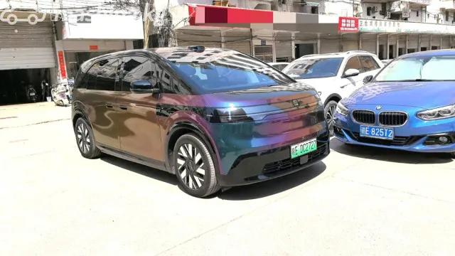 Zeekr Mix — миниатюра 1