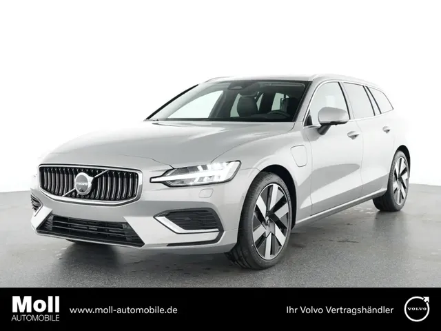 Volvo V60 Kombi Plus Bright Recharge Plug-In Hybrid AWD Stan — миниатюра 1