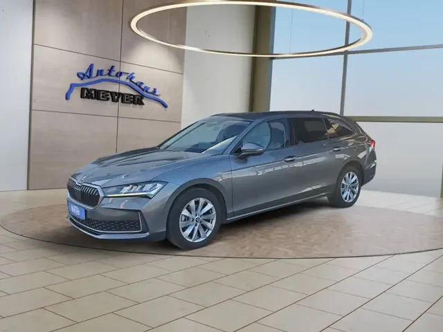 Skoda Superb Combi 2,0TDI DSG Navi/DCC/ACC/Kamera/Sitzhz. ** — миниатюра 1