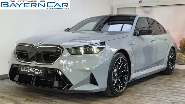 BMW M5 AHK Sitzlftung B&W ACC MultiSeats CarbonExt. — миниатюра 1