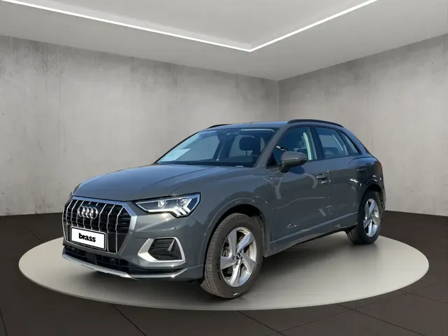 Audi Q3 SUV advanced 35 TFSI S tronic — миниатюра 1