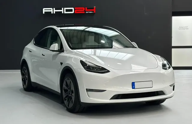 Tesla Model Y Model Y Dual Maximale Reichweite Dual AWD Navi — миниатюра 1