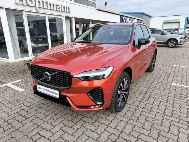 Volvo XC60 B4 Diesel Aut. AWD Plus Dark Standhzg / AHK — миниатюра 1