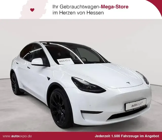 Tesla Model Y Long Range Dual Motor AWD — миниатюра 1