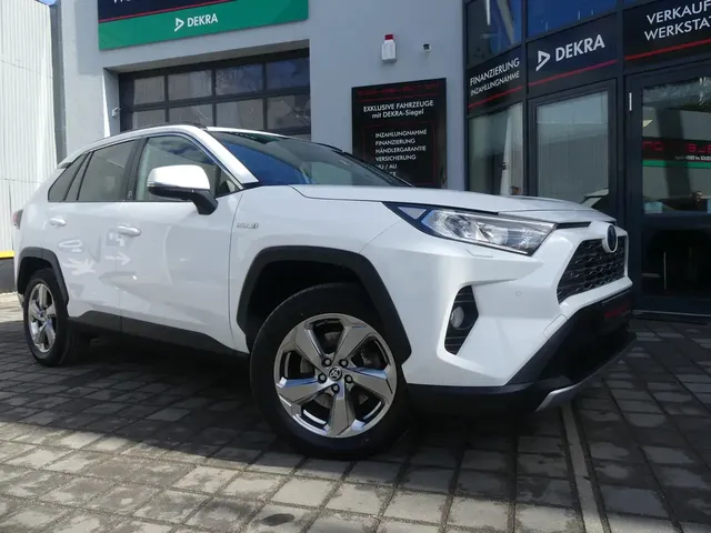 Toyota RAV 4 Hybrid 4x2 Team LED/KAM/PDC/SHZ — миниатюра 1