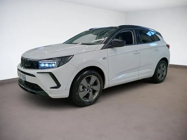 Opel Grandland GSe Plug-in Hybrid 4x4 +LEDER+NAVI+LED+NEUWERTIG+ — миниатюра 1