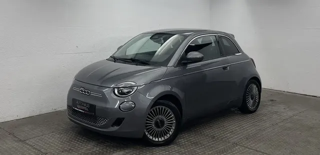 Fiat 500e 42KWH STYLE+KOMFORT+KAMERA+SITZHEIZUNG+ — миниатюра 1