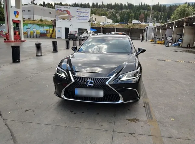 Lexus hybrid — миниатюра 1