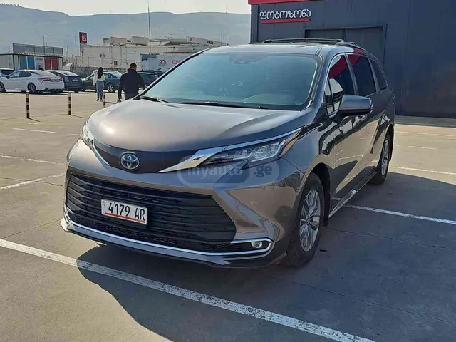 Toyota Toyota Sienna — миниатюра 1