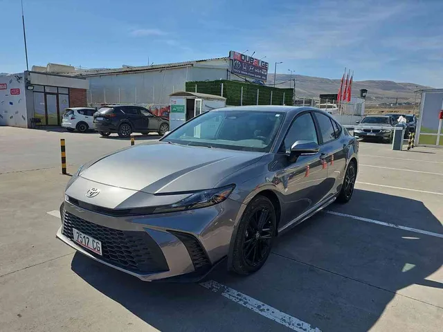 Toyota Toyota Camry — миниатюра 1