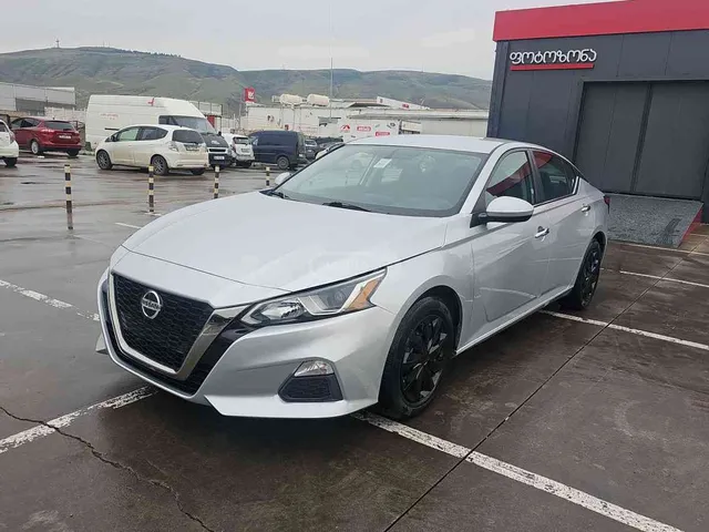 Nissan Nissan Altima — миниатюра 1